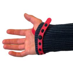 Maintien de la manche pour l'enfilage - Pass'manche - Rouge