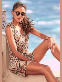 Combinaison courte encolure ronde avec patte de boutonnage, couleur marron, taille 38, marque LASCANA - helline