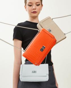 Sac pochette avec chaines