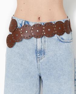 Ceinture avec ronds, œillets et clous