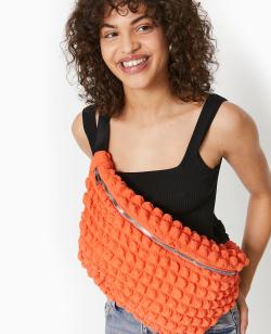 Sac banane XXL en tissu texturé gaufré