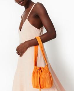 Mini sac seau en tissu plissé