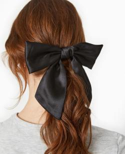 Barrette avec nœud satiné