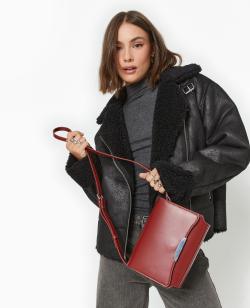 Sac boxy avec détail métal sur rabat