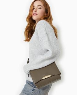 Sac boxy avec détail métal sur rabat