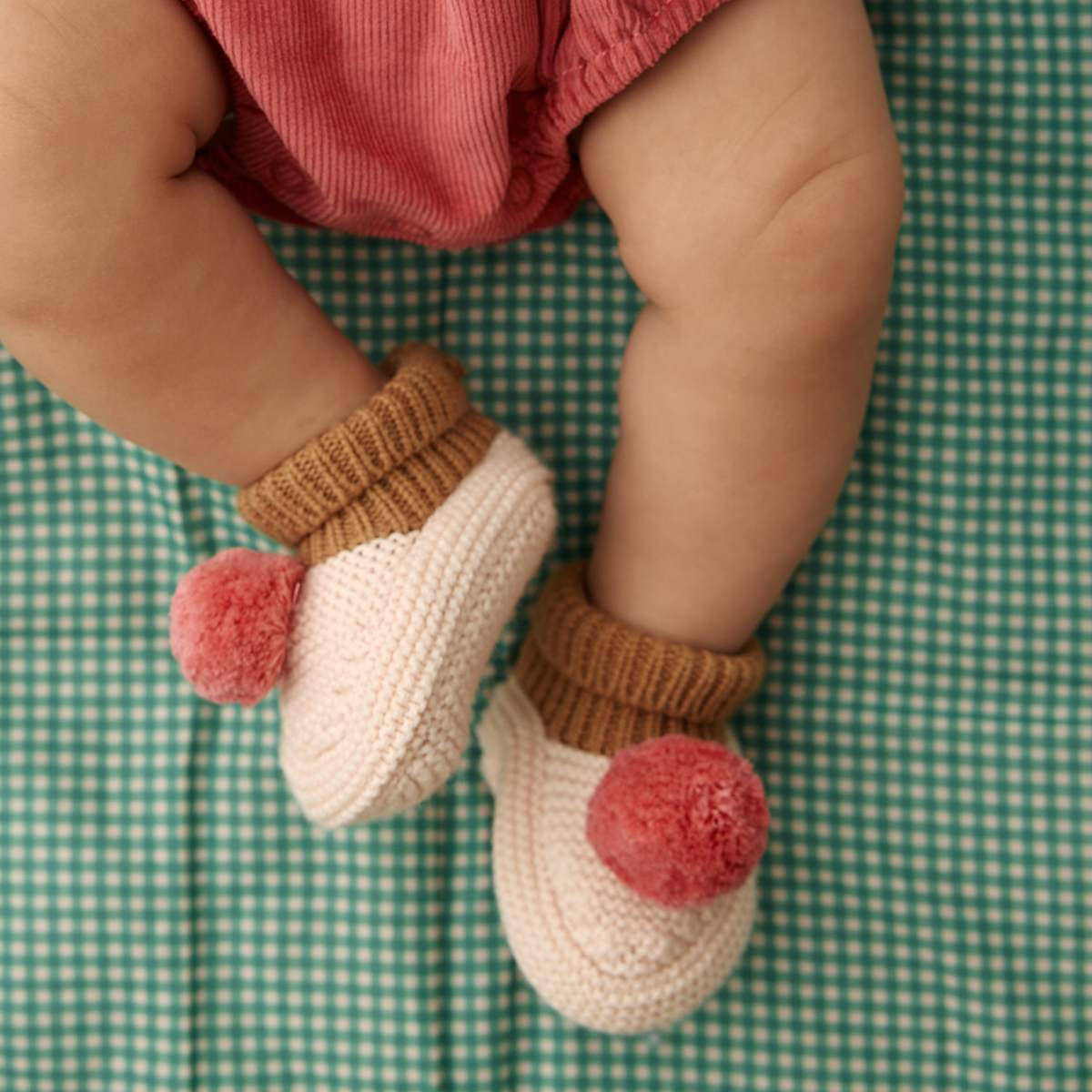 Chaussons en tricot rose 0-6 mois - Dans la Ferme