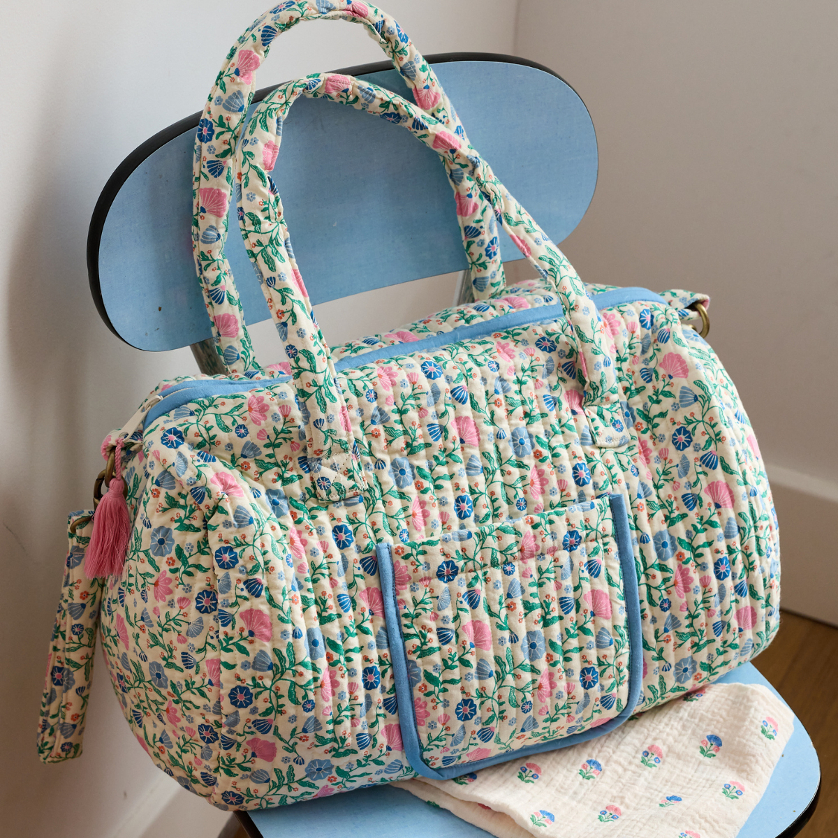 Sac à langer fleuri bleu et rose - Joli Paon