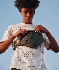 T-shirt manches courtes garçon en coton bio écru avec imprimé palmiers - S