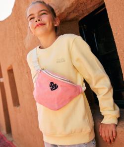 Sweat fille en fibres recyclées jaune avec message brodé - 10 A