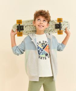 Gilet à capuche garçon en coton bio gris vert et bleu thème sport - 6 A