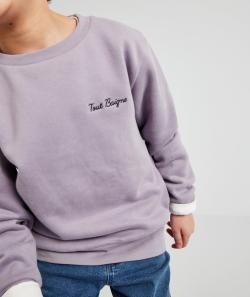 Sweat garçon violet avec message brodé - 5 A