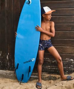 Le boxer de bain bleu marine imprimé vacances en fibres recyclées - 3 A