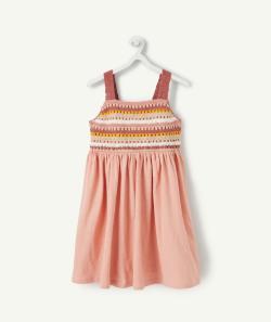 La robe rose à bretelles avec crochet coloré - 10 A