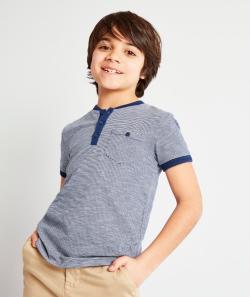 T-shirt garçon en coton biologique rayé bleu et blanc col tunisien - 5 A