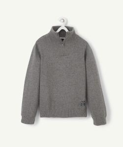 Pull en tricot garçon gris avec un col montant - 2 A