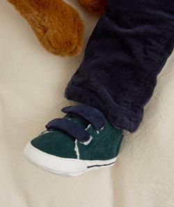 Chaussons type baskets velours bleu et vert avec sherpa - 6-12 M