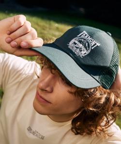 Casquette verte avec broderies thème vermont - TU