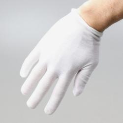 Sous gants blancs